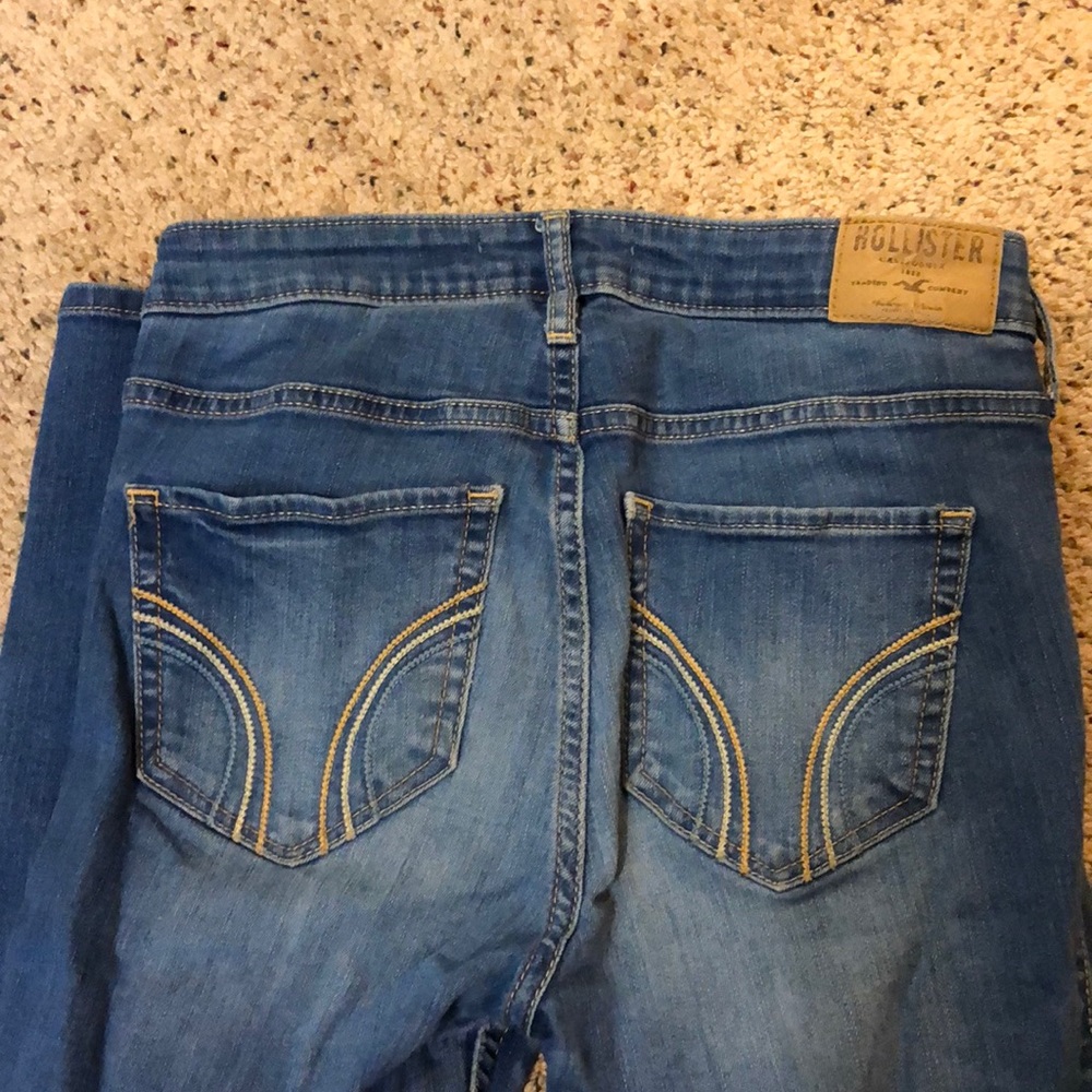 Women’s Hollister High Waisted Jeans - Picture 3 of 4
